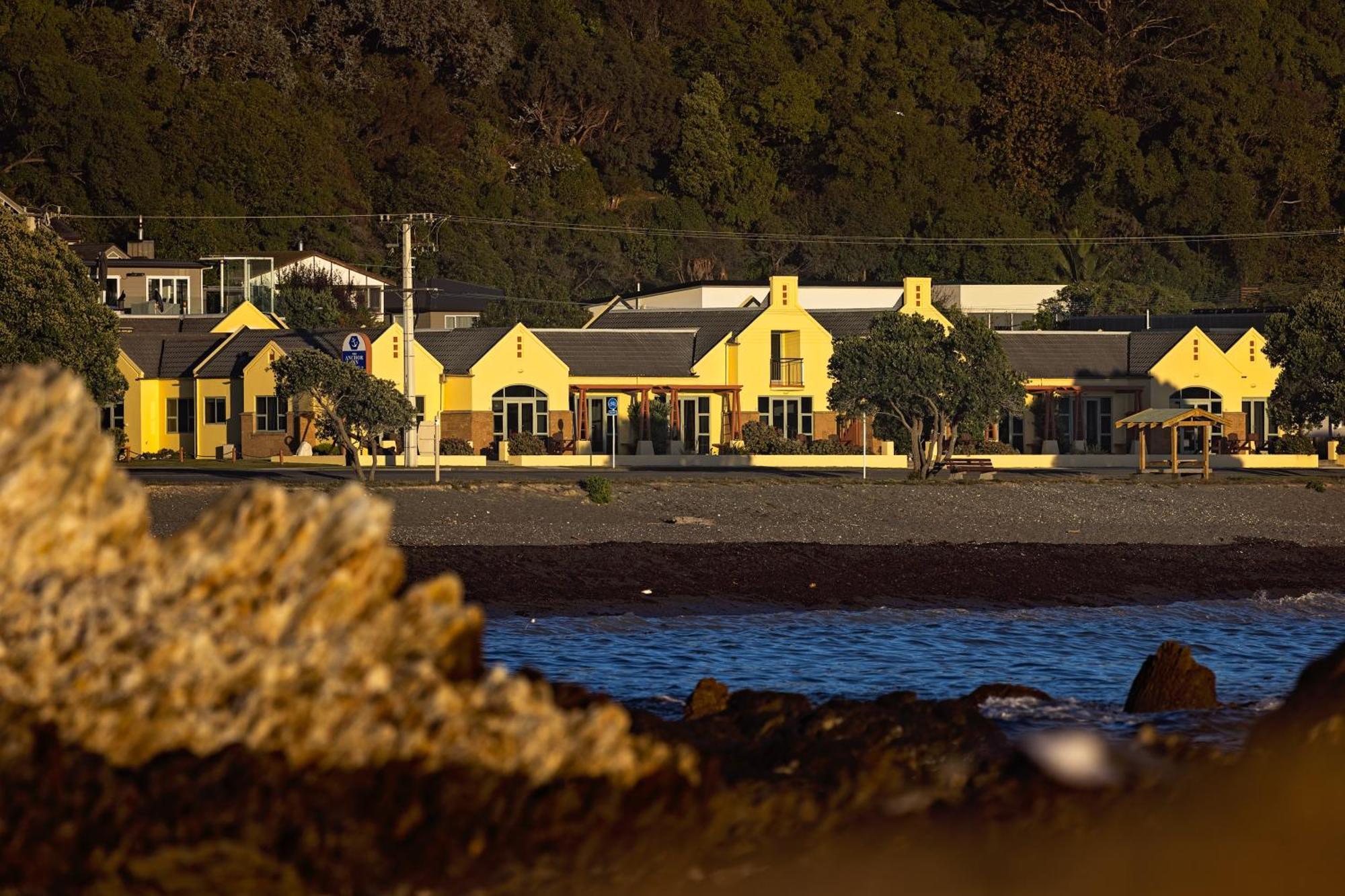 The Anchor Inn Beachfront Motel Кайкоура Екстер'єр фото